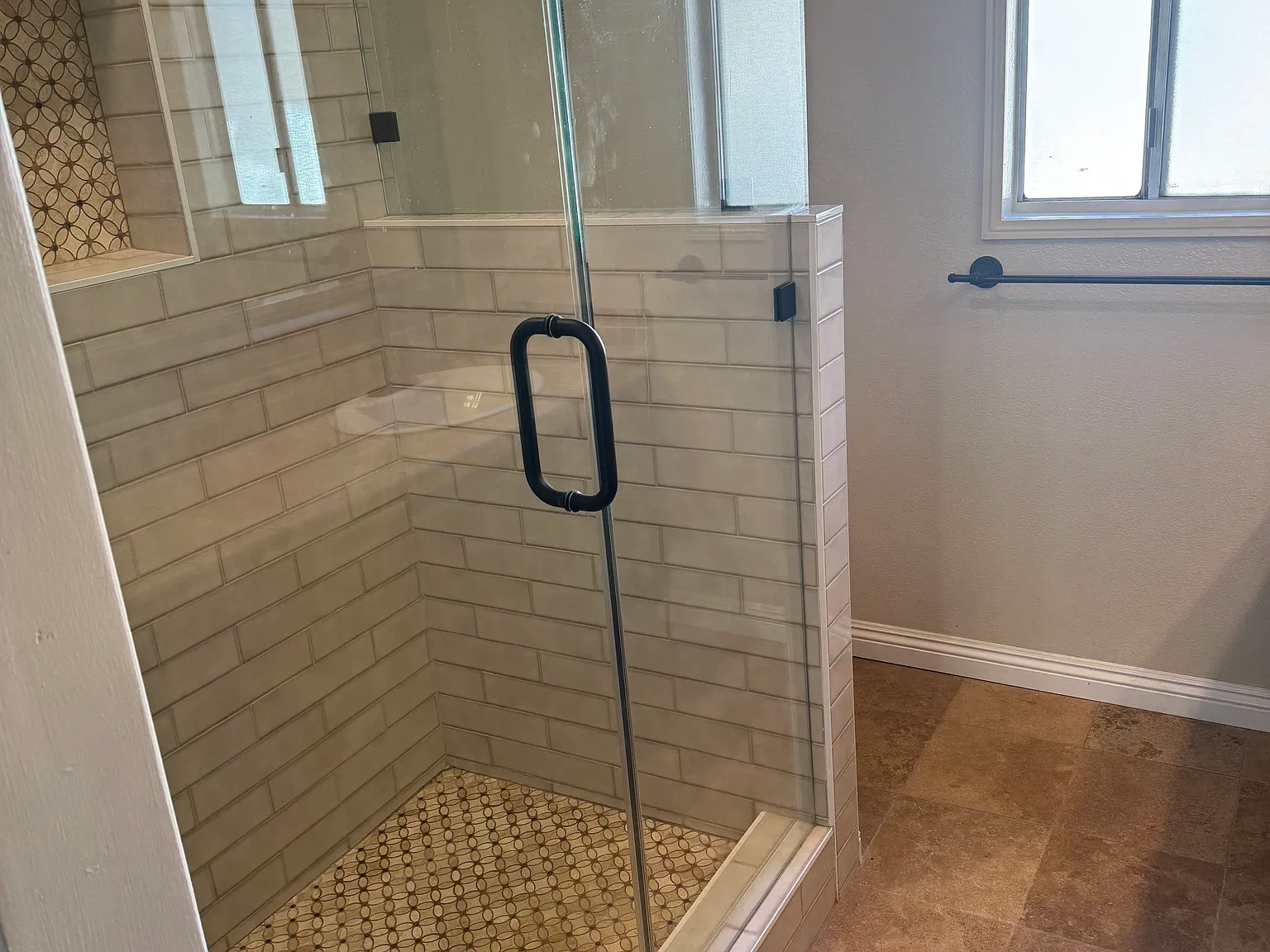 3 bed, 1458 sqft, $4,350 — Photo 3