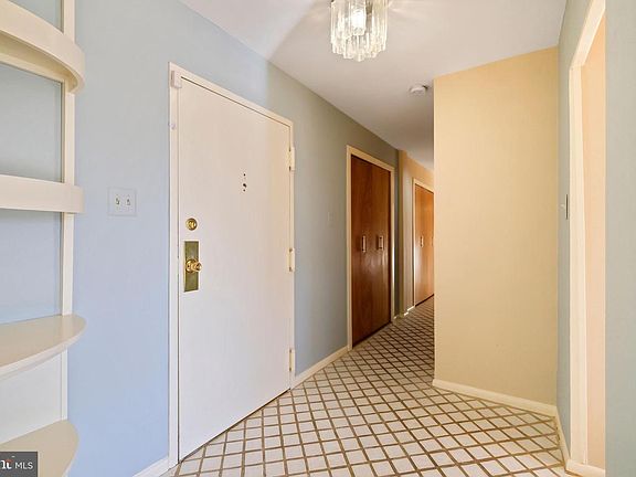 3rd image of 4720 Chevy Chase Dr APT 503