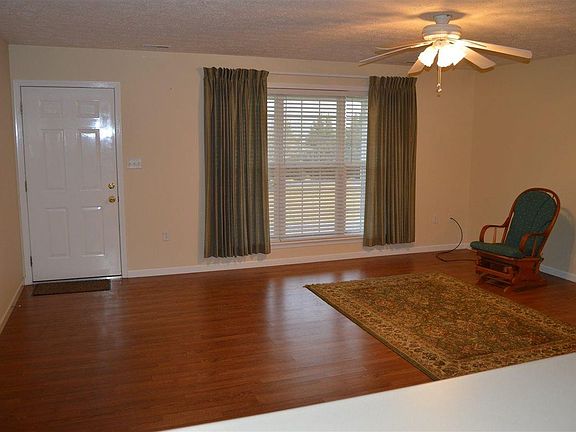 3rd image of 849 Old Sevierville Park S