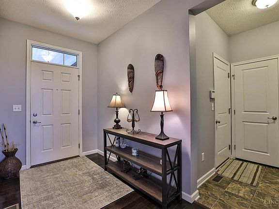 4th image of 6458 Holly Ln