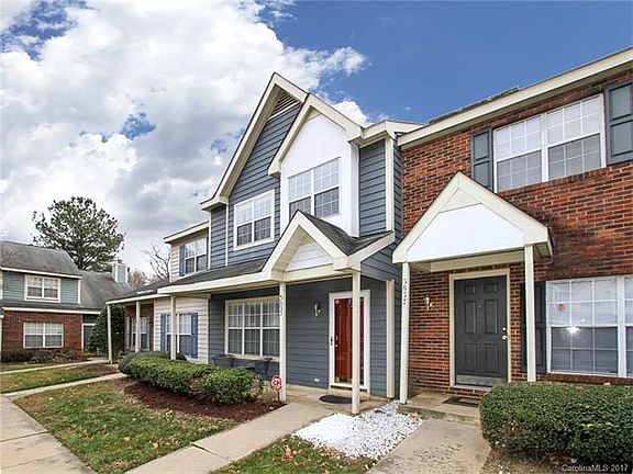 3rd image of 3835 Mosscroft Ln
