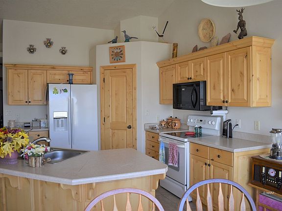 3rd image of 3216 E Zion Blvd