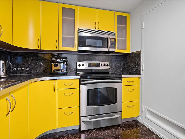 400 Kings Point Dr #606 — Photo 9