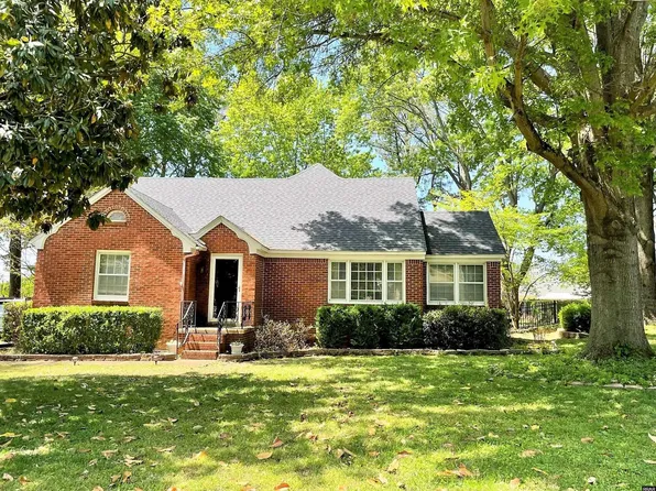 130 Brooks Dr, Martin, TN 38237