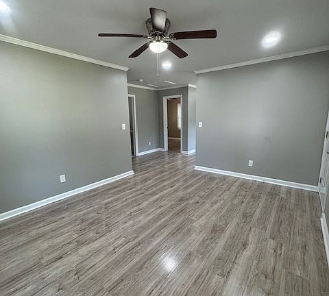 3rd image of 121 Terrace Dr