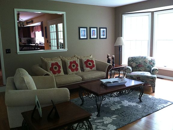 5th image of 66 Potomac Dr