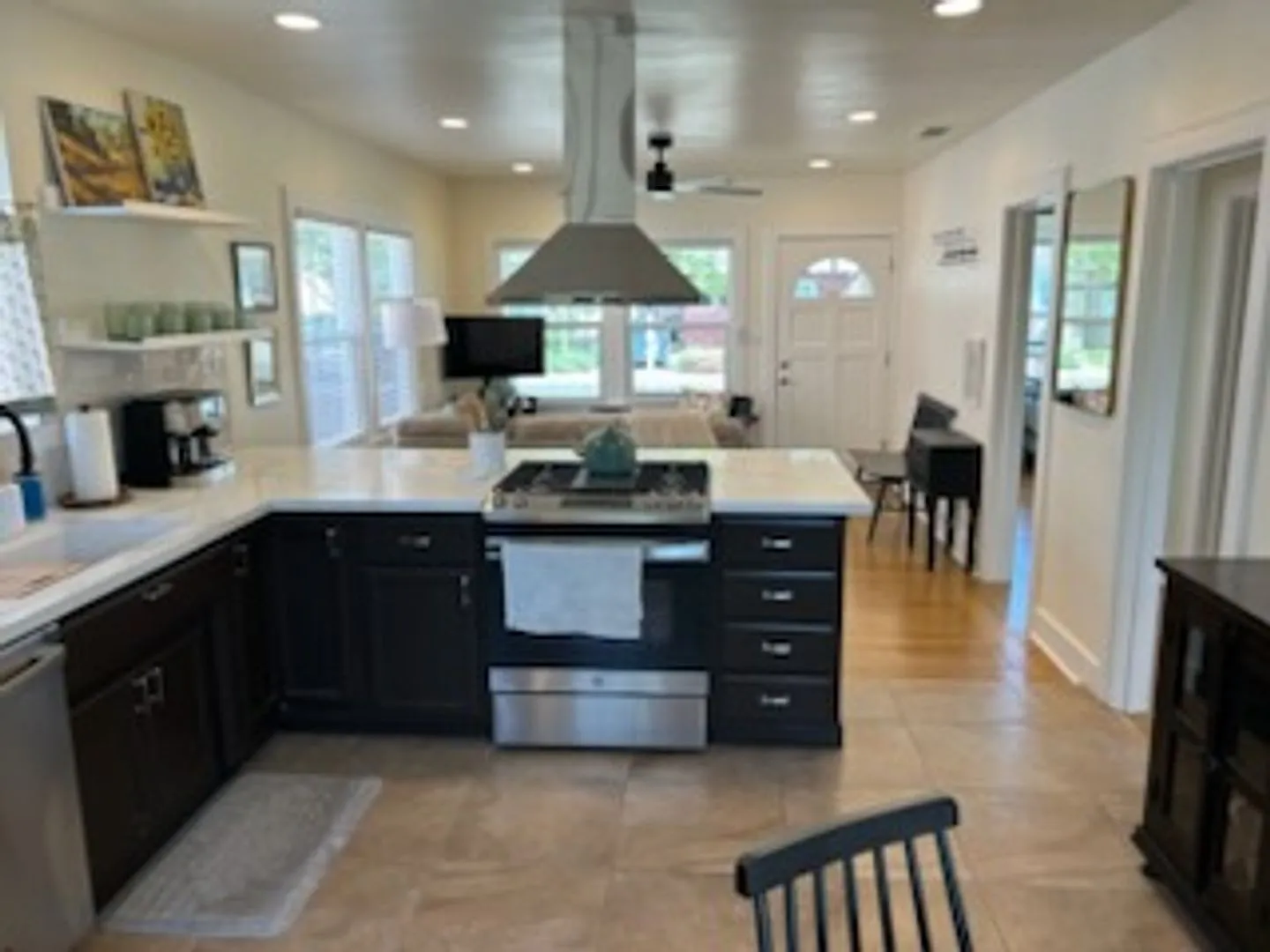 2 bed, 745 sqft, $2,495 — Photo 2