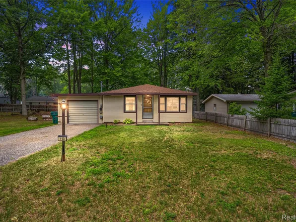 113 Birchwood Ave, Prudenville, MI 48651