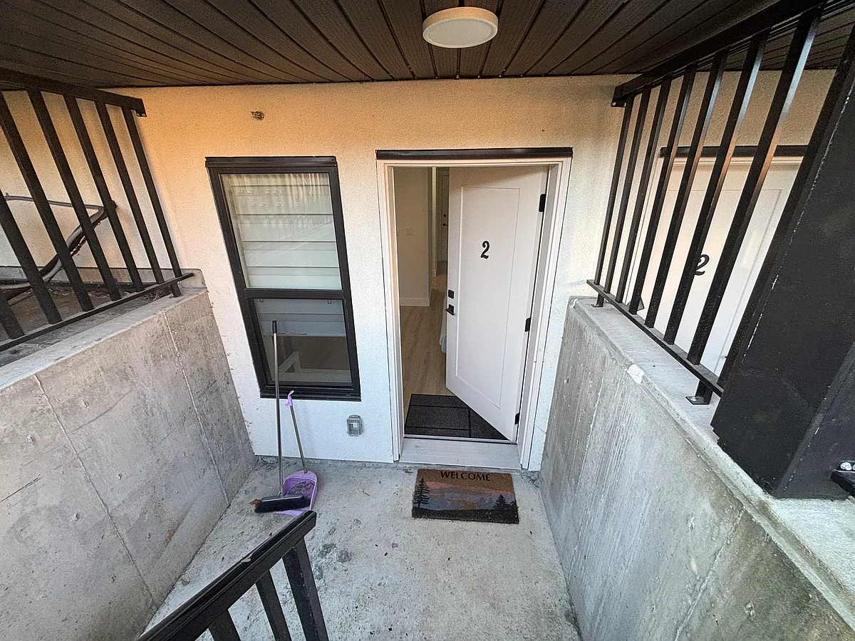 Building Photo - 3498 E 48th Ave #BASEMENT