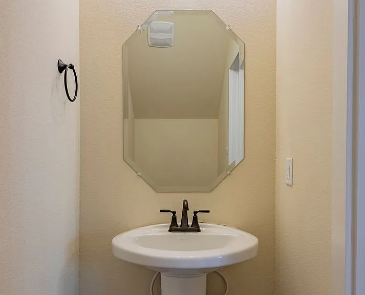 713 Wheatfield Dr — Photo 17
