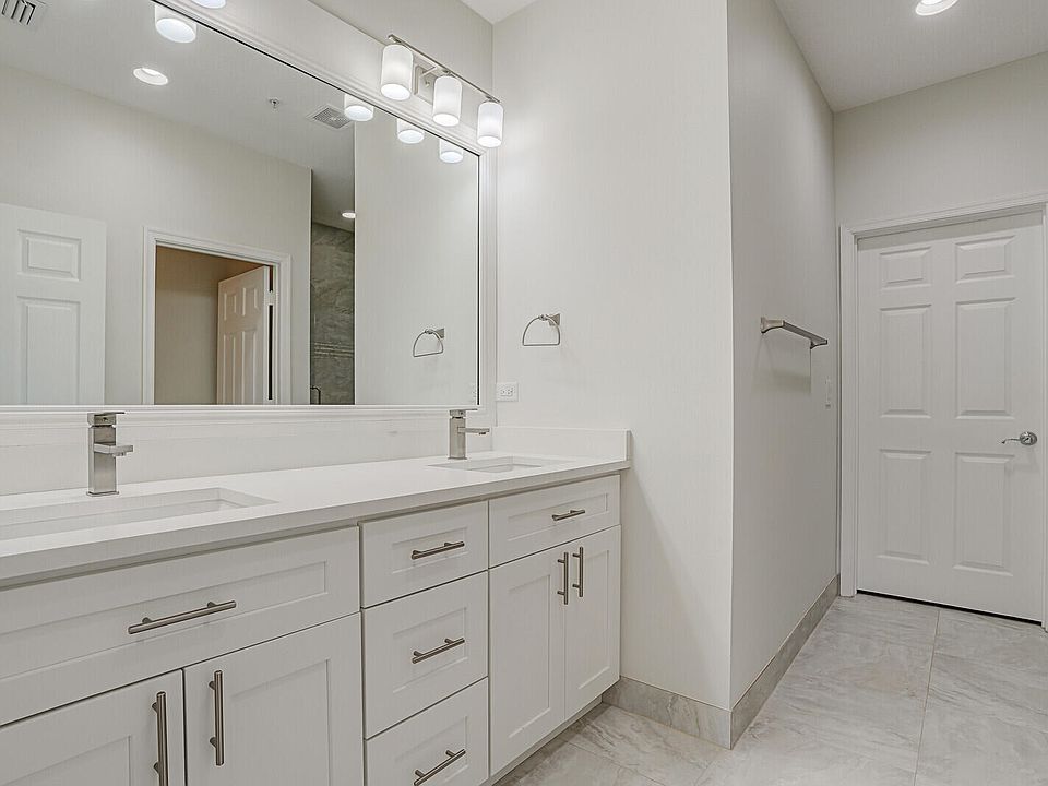 1st image of 119 Greenwich Circle