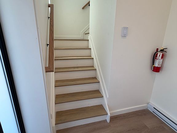 4th image of 46 N Hamilton St APT 6