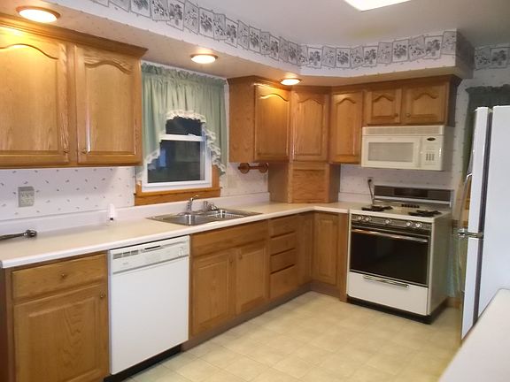 Spacious updated kitchen