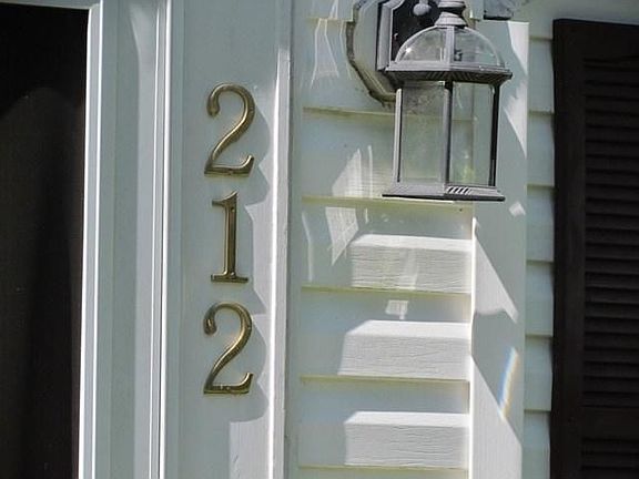 3rd image of 212 Park St