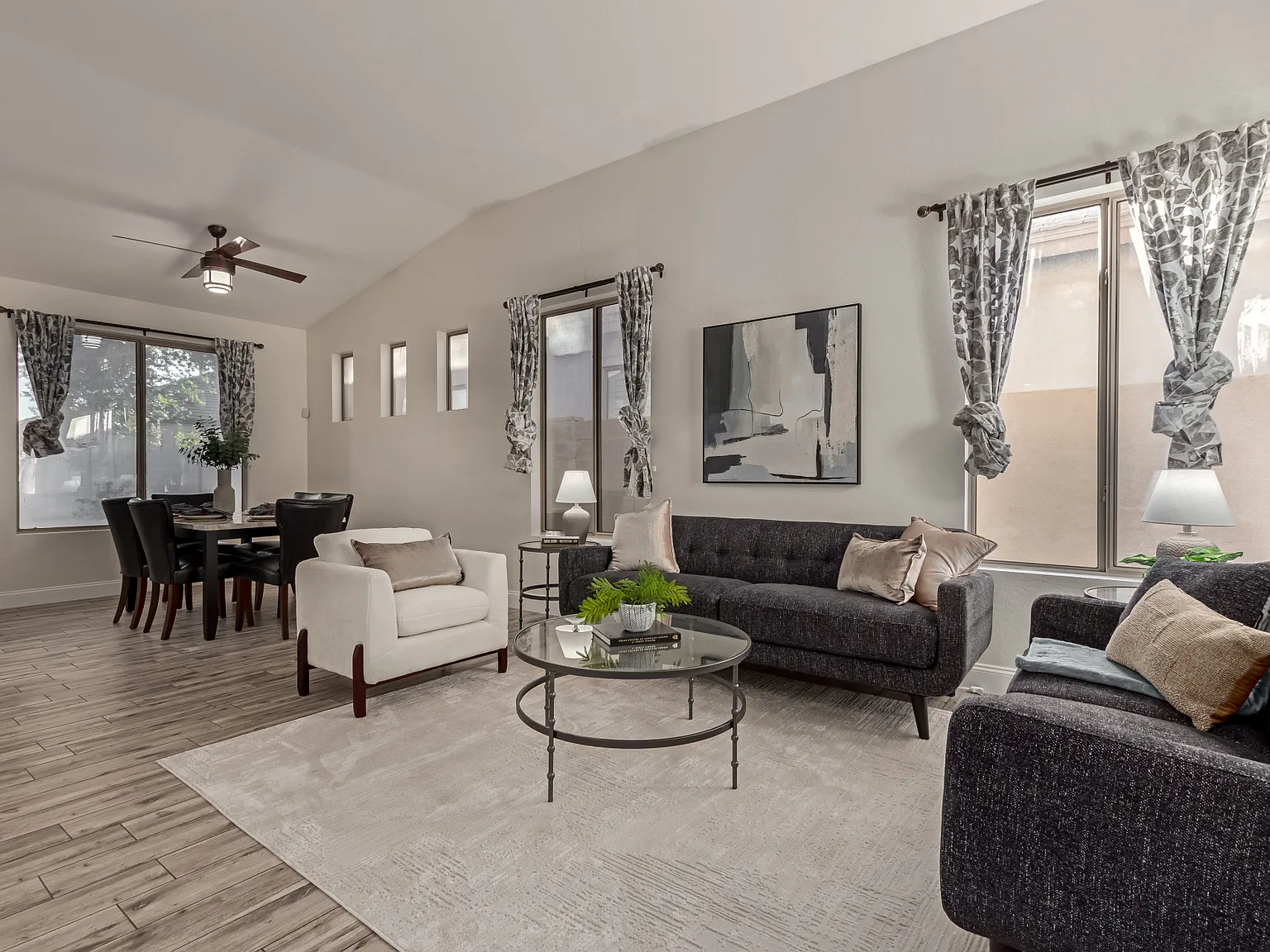 563 E Krista Way — Photo 4