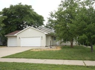 819 Foxglove Dr, Sun Prairie, WI 53590
