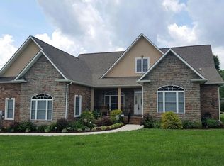 103 Willshire Dr, Elizabethton, TN 37643