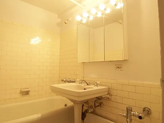 Rented by City Connections Realty | media 18