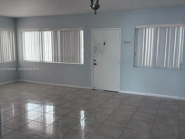 462 Golden Isles Dr — Photo 3