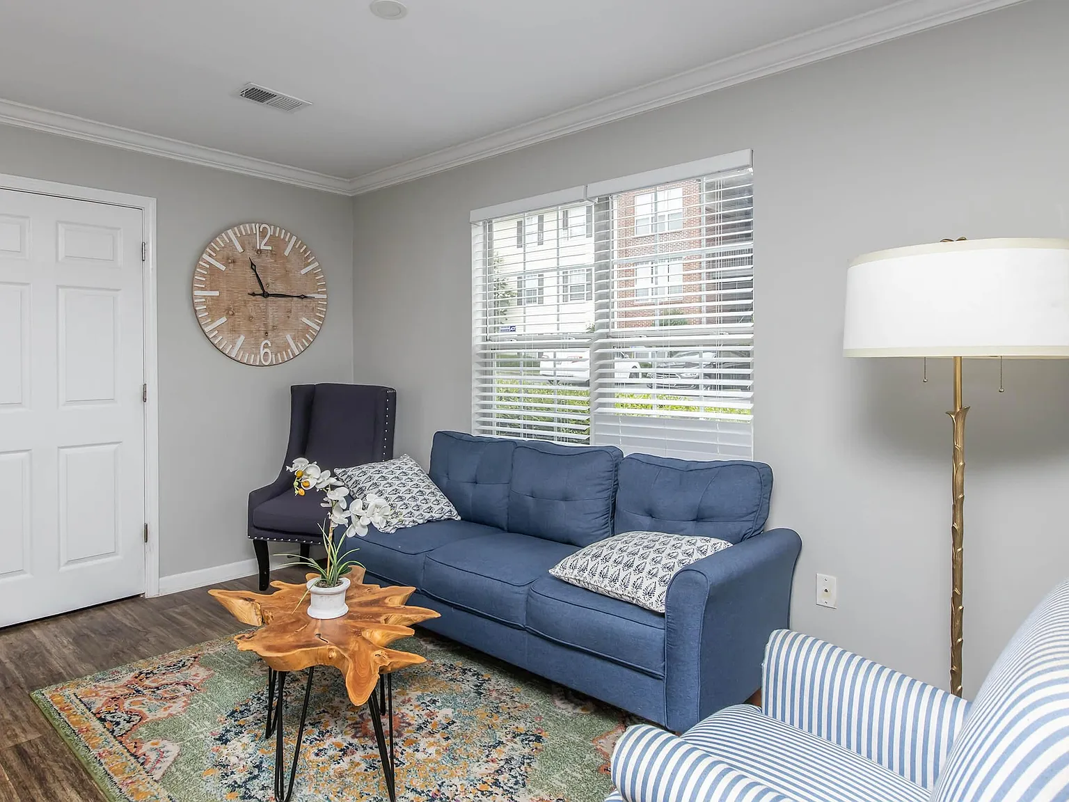 Riverwood Park Apartments — Photo 4