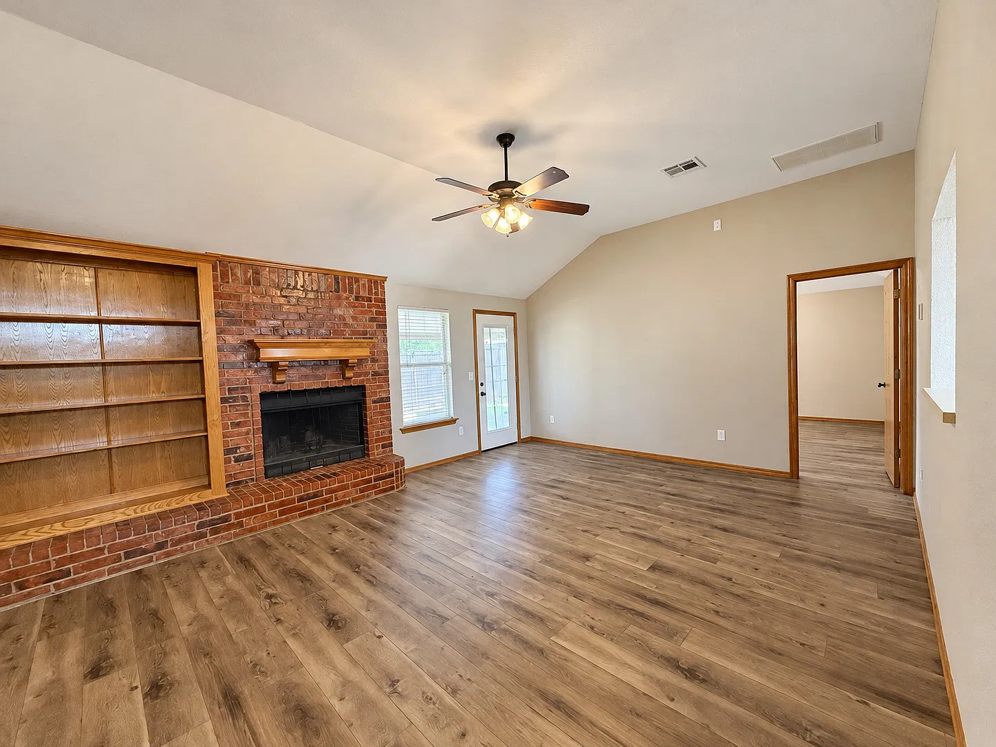 3 bed, 1560 sqft, $1,650 — Photo 2