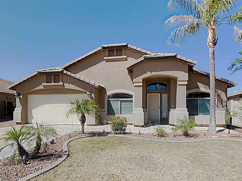 1st image of 292 E Clairidge Dr