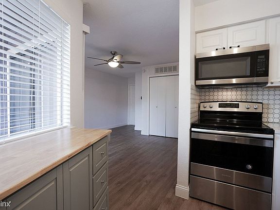 4th image of 1840 Burton Dr APT 218