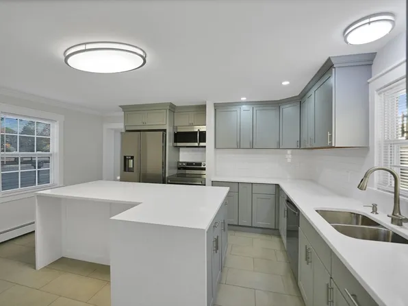 245 Wareham Rd, Marion, MA 02738