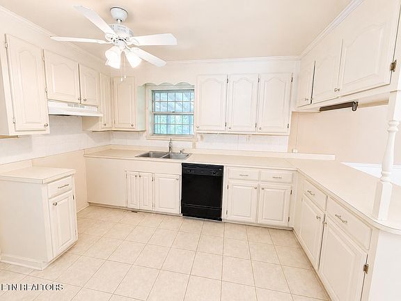 4th image of 633 Melton Ave