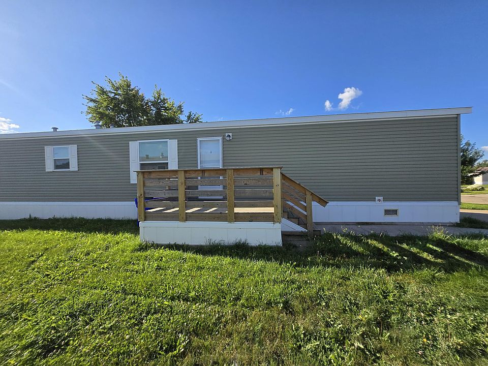 1st image of 228 Golfview Ct #118