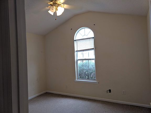 5th image of 608 Lafayette St