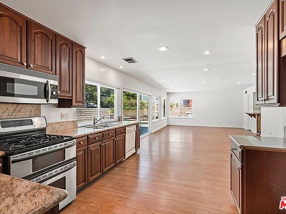 4th image of 3236 N Sawtooth Ct