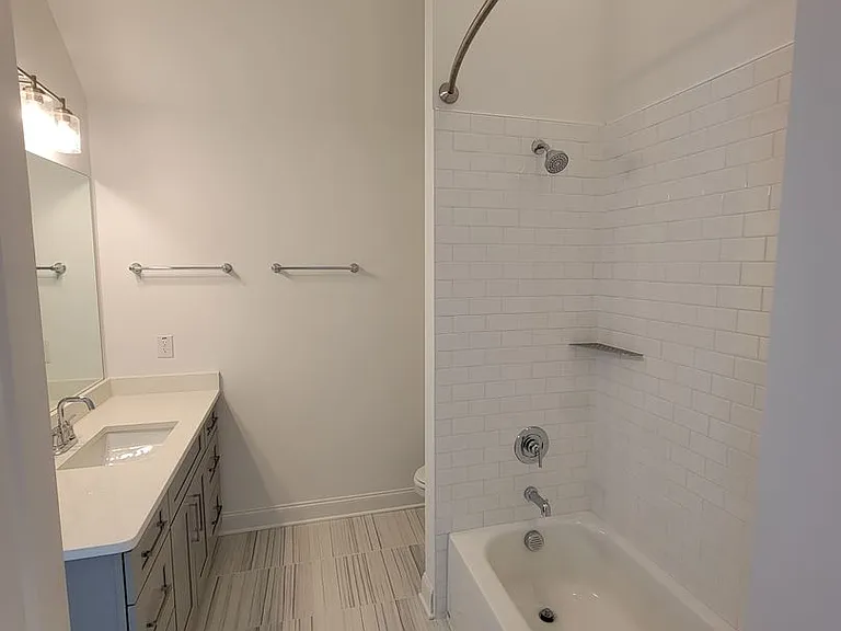 111 Pearl St — Photo 20