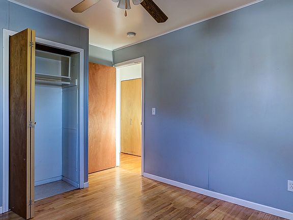 3rd image of 1285 Commonwealth Ave