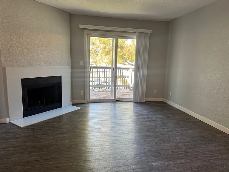 Corona Pointe Resort — Photo 102