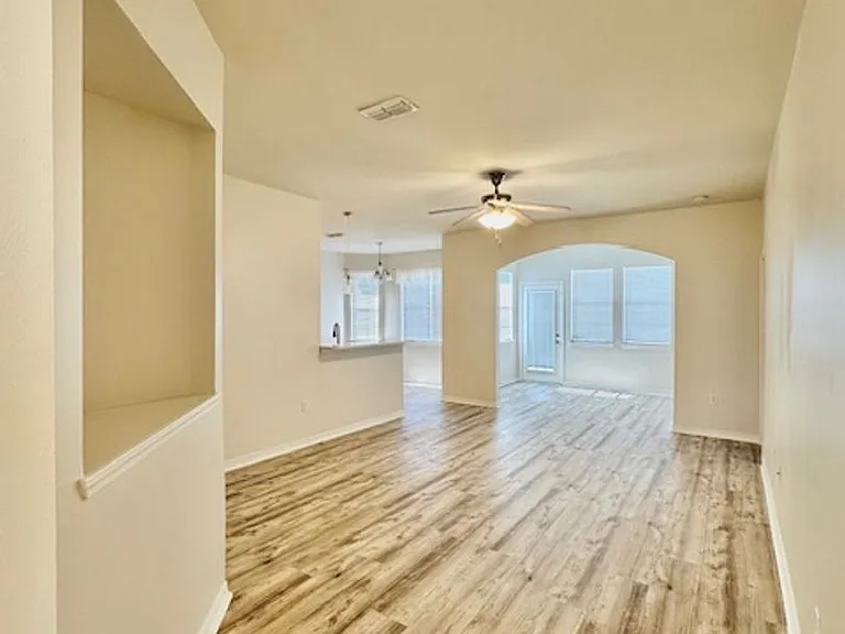 609 Prairie St — Photo 3