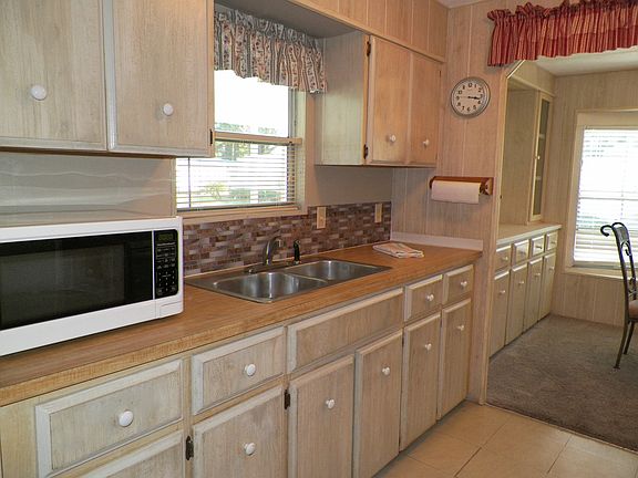4th image of 37 Garden Pl