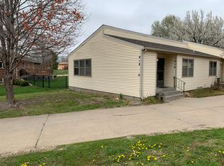 1018 SW Lilly Cir, Topeka, KS 66604