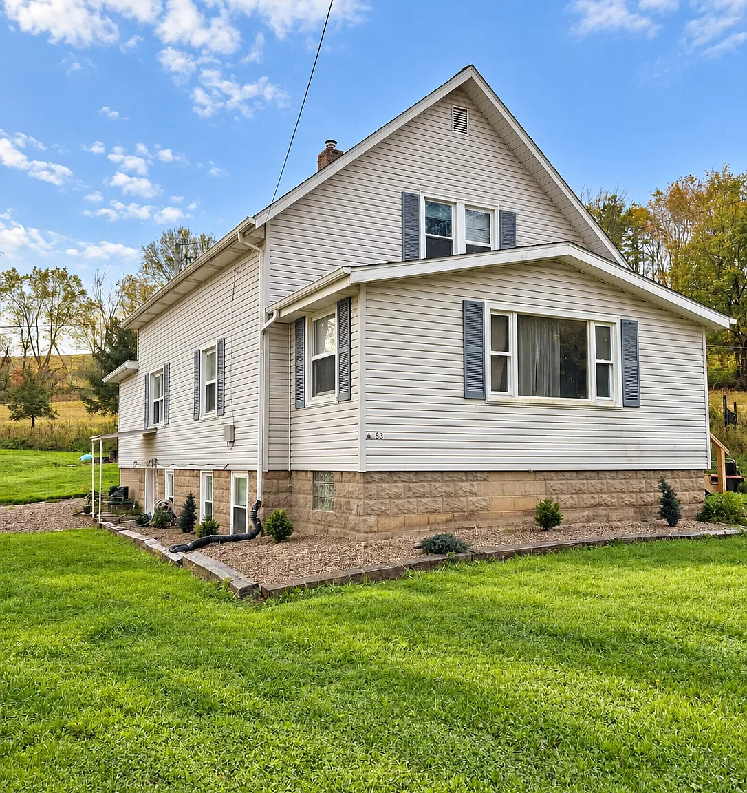 4 bed, 1416 sqft, $1,999 — Photo 1