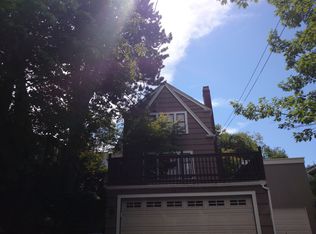 1011 E Lynn St, Seattle, WA 98102
