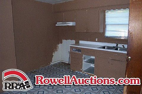 2nd image of 7500 Lancaster Rd
