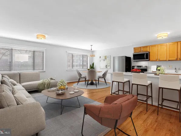 1200 S Arlington Ridge Rd APT 608, Arlington, VA 22202