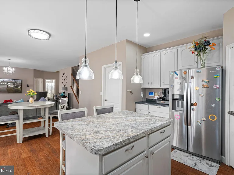 523 Windermere Dr — Photo 6