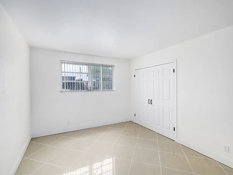 Park Hill Hollywood Apartments — Photo 17