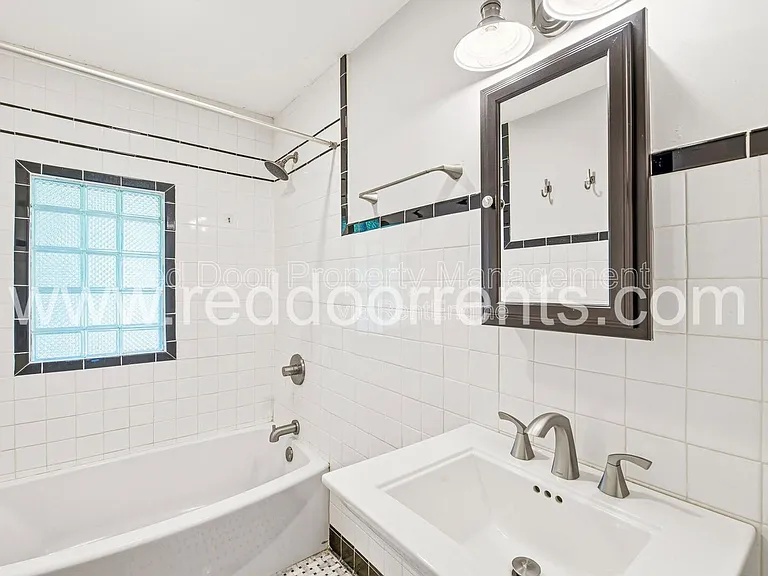 4704 N College Ave — Photo 16
