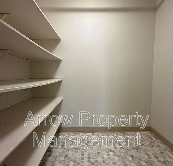 11141 N 137th St #31 — Photo 8
