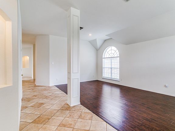 2nd image of 104 Dorsett Dr