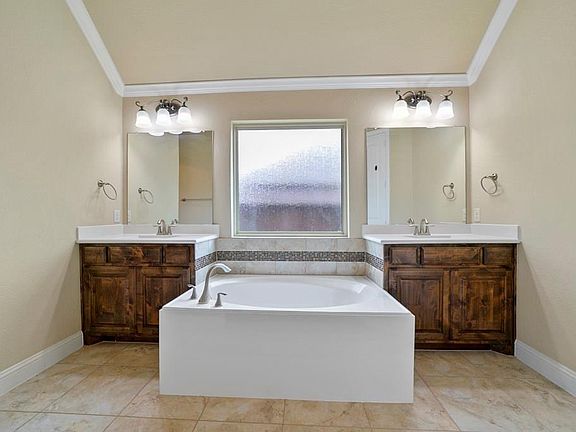 4th image of 1263 Livorno Dr