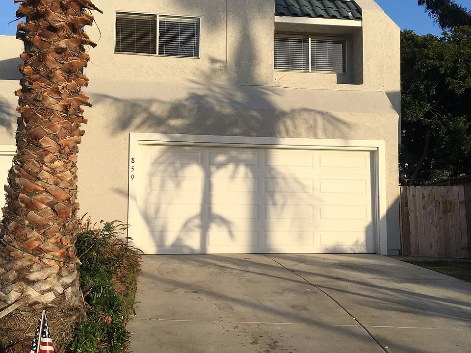 861 Mola Vista Way