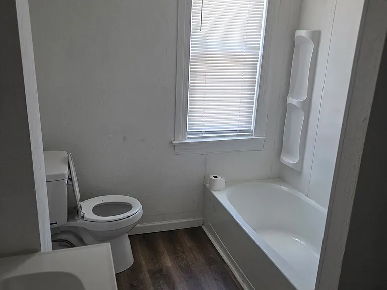 601 N George St #3 — Photo 6